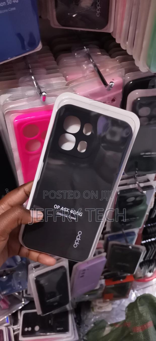 Oppo A6x Silicone-Smooth Grip to Prevent Accidental Drops Case-Black - thumbnail 2