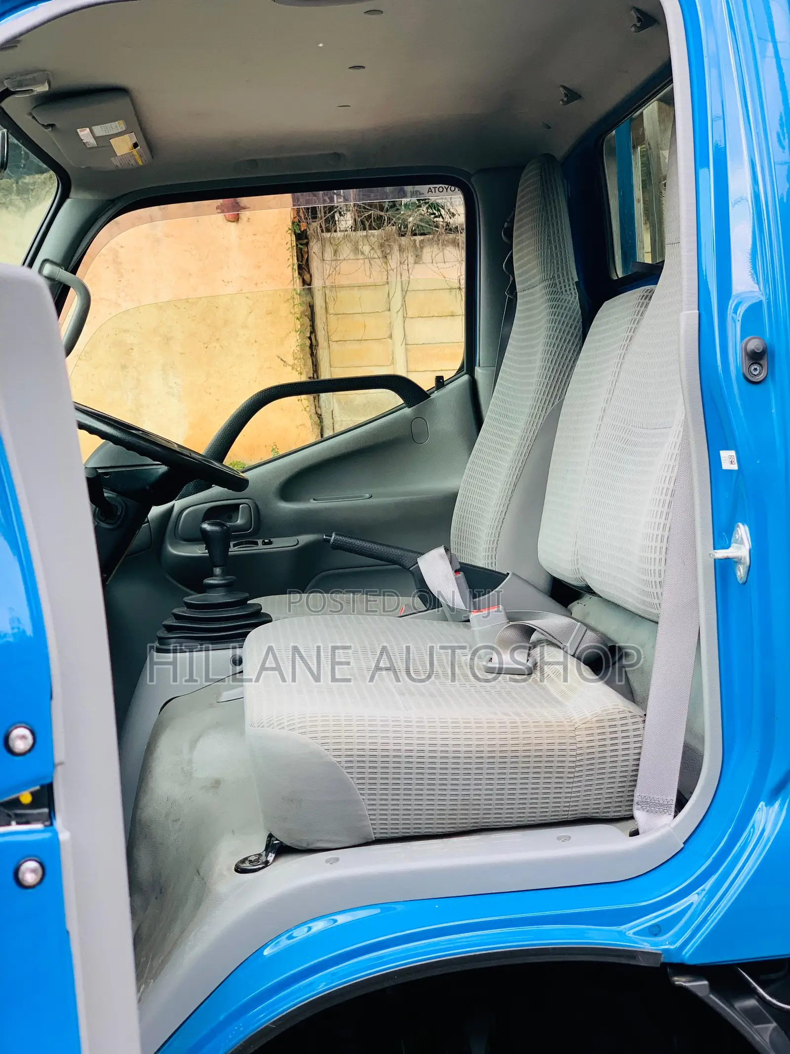 Toyota Dyna 2018 Blue