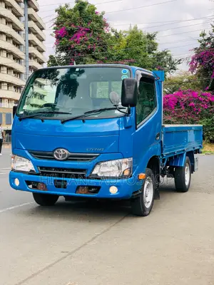 Toyota Dyna 2018 Blue