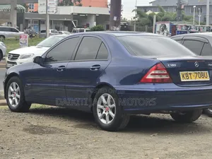 Mercedes-Benz C180 2006 Blue