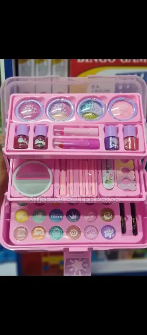 Danielle Makeup Kit