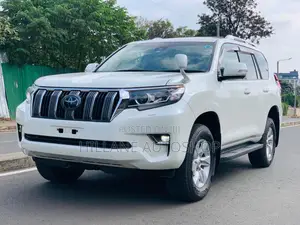 Toyota Land Cruiser Prado 2017 White