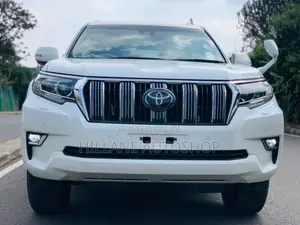 Toyota Land Cruiser Prado 2017 White