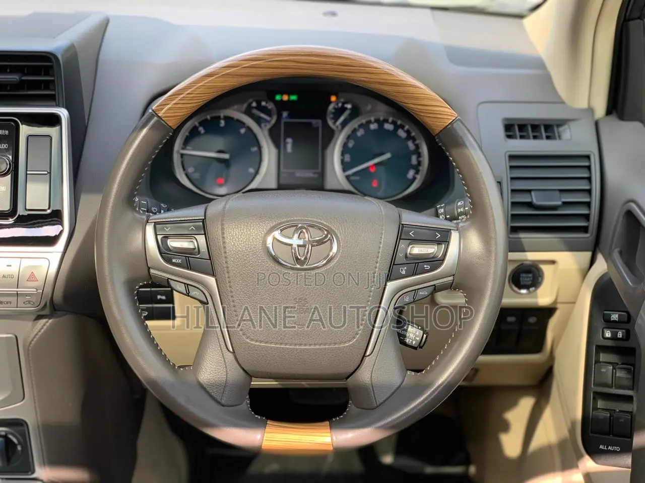 Toyota Land Cruiser Prado 2017 White