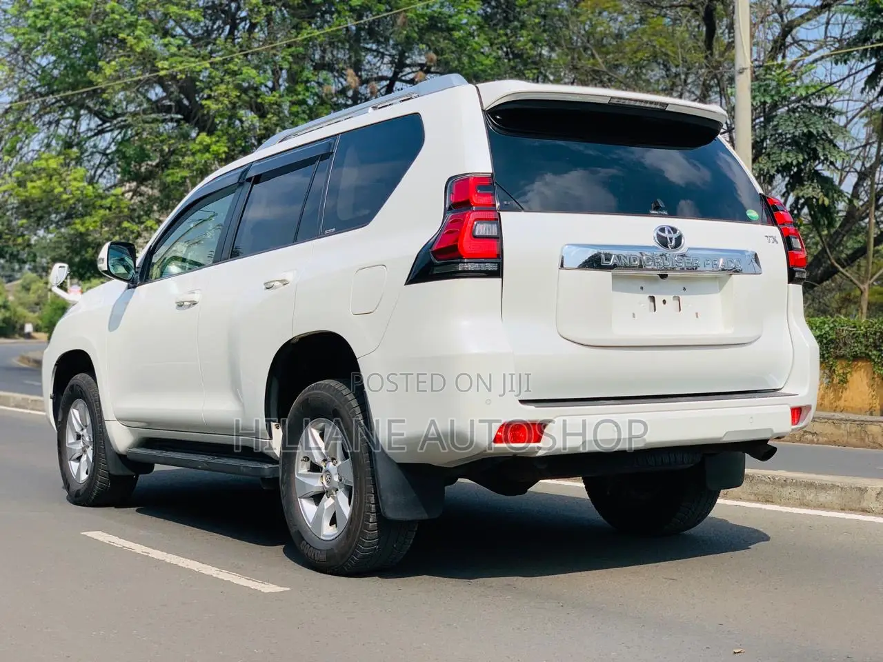 Toyota Land Cruiser Prado 2017 White