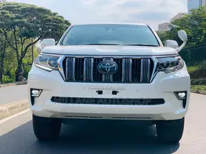 Toyota Land Cruiser Prado 2017 White