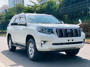 Toyota Land Cruiser Prado 2017 White