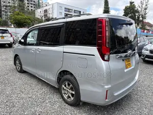 Toyota Voxy 2015 Silver