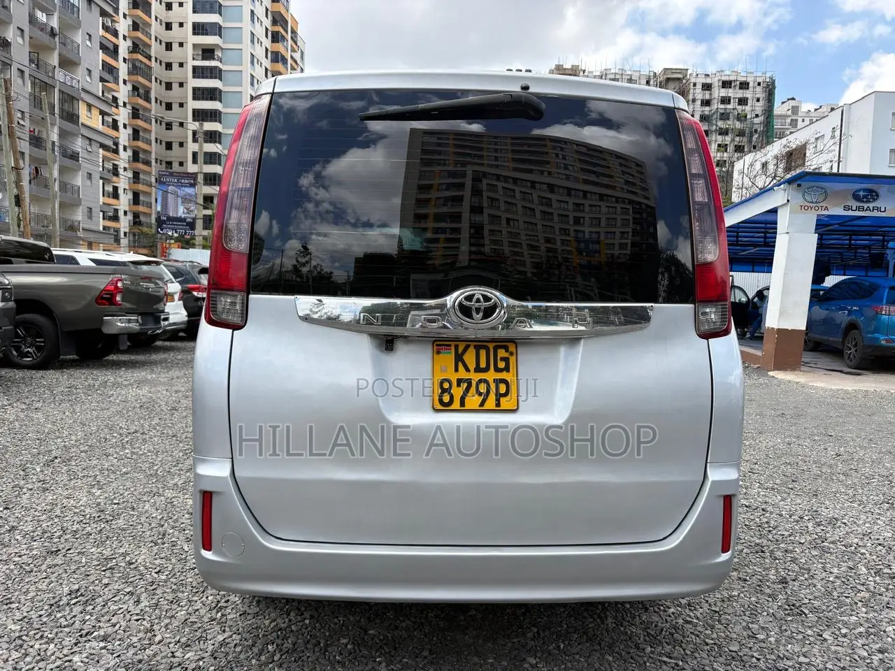 Toyota Voxy 2015 Silver