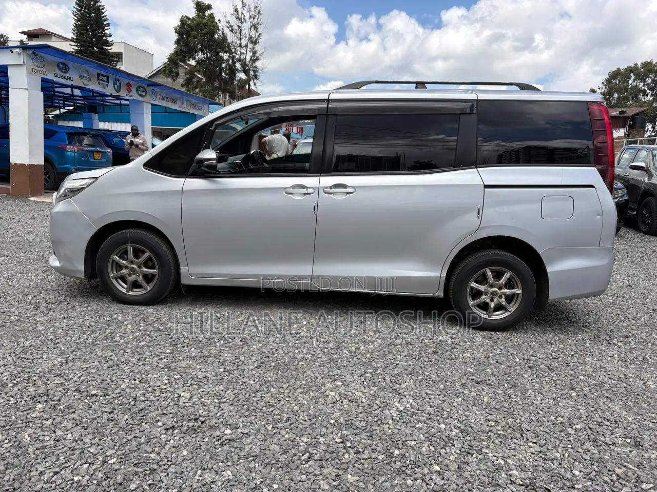 Toyota Voxy 2015 Silver