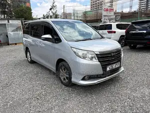 Toyota Voxy 2015 Silver