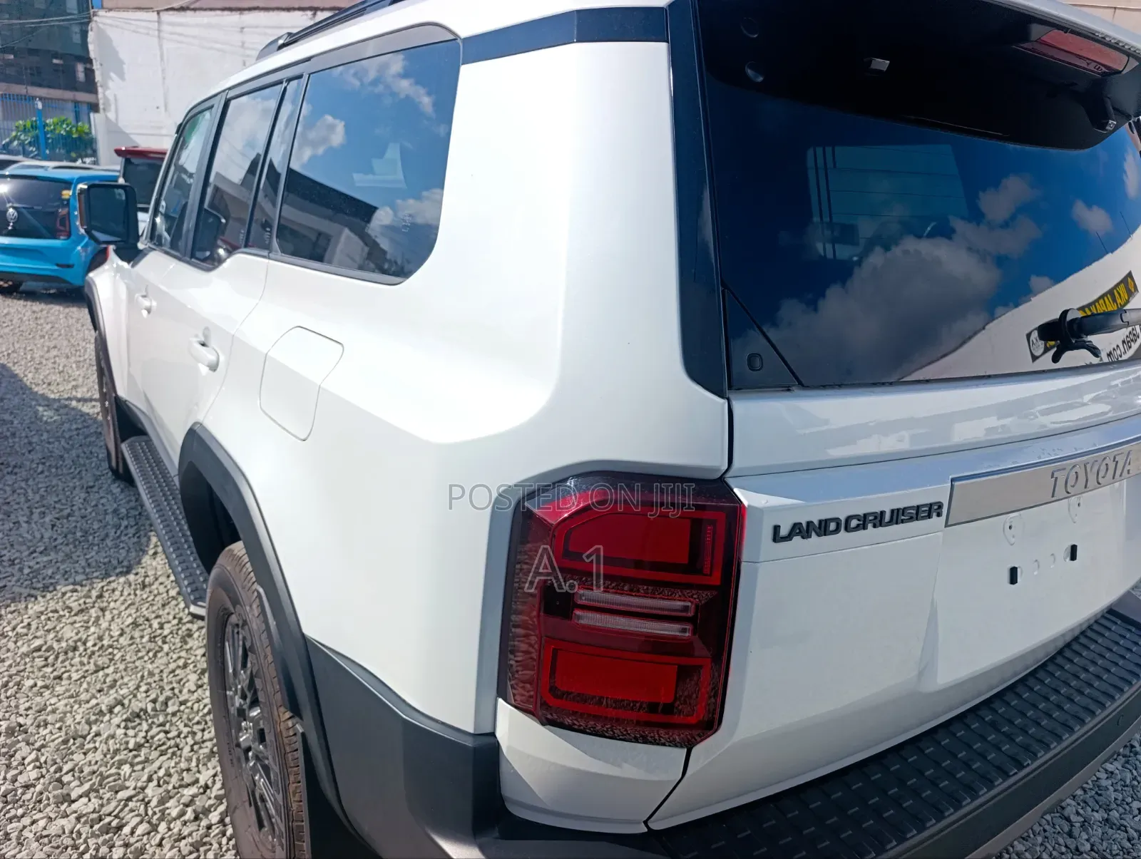 Toyota Land Cruiser Prado 2023 White