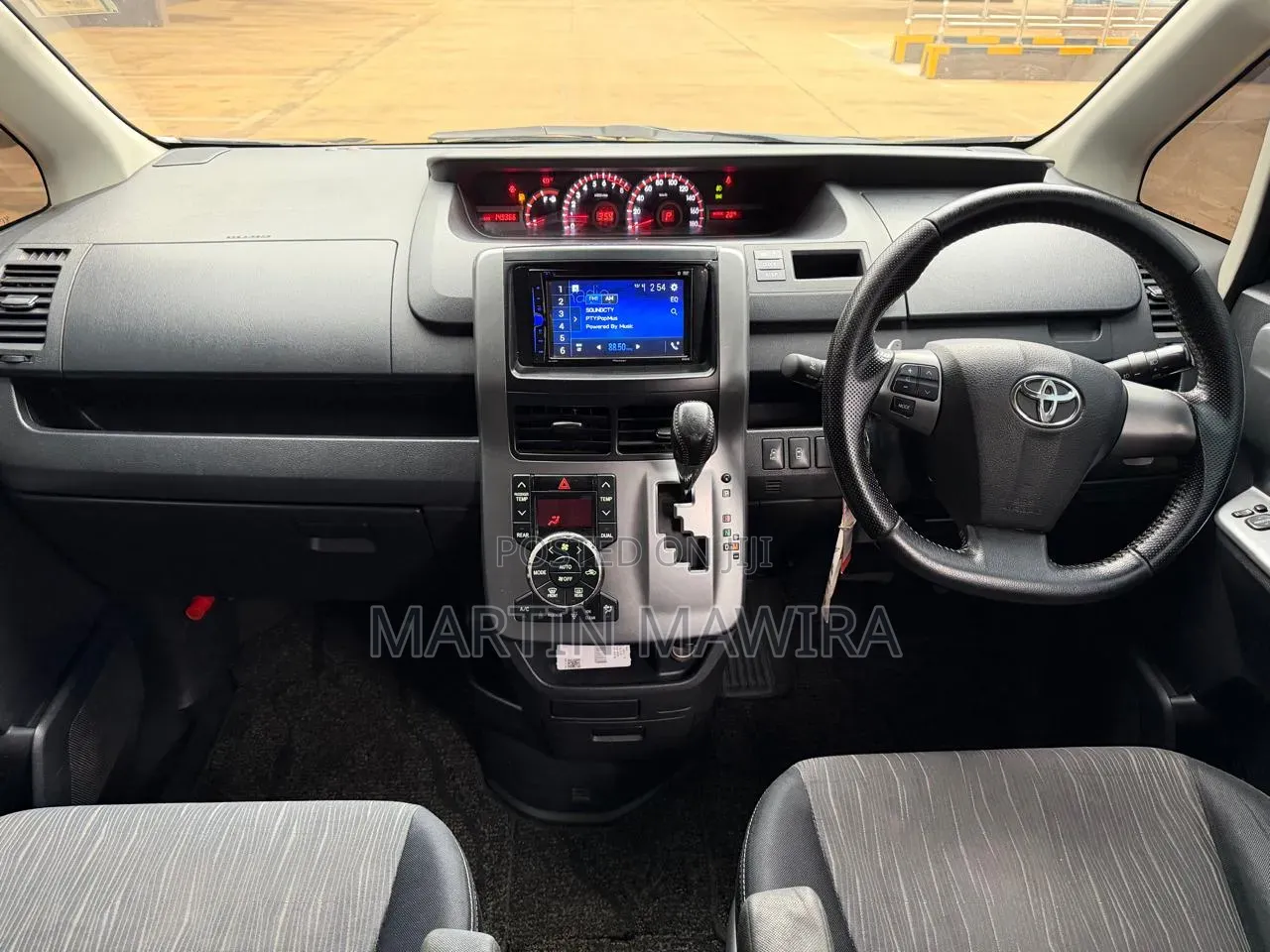Toyota Voxy 2012 Black