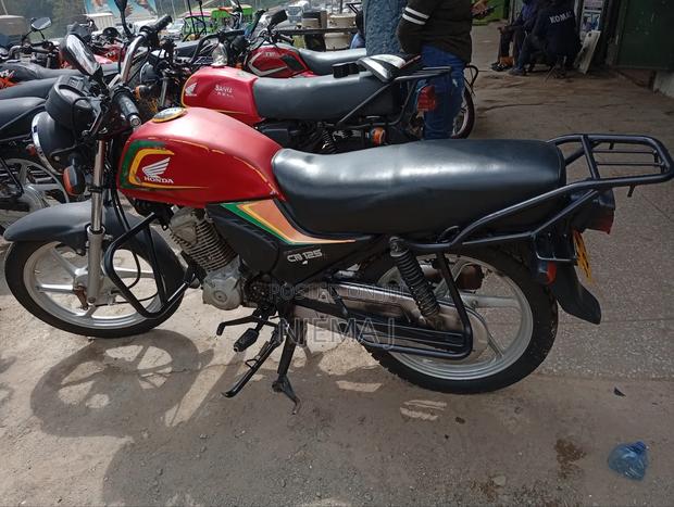 Honda CB 2023 Red - thumbnail 2