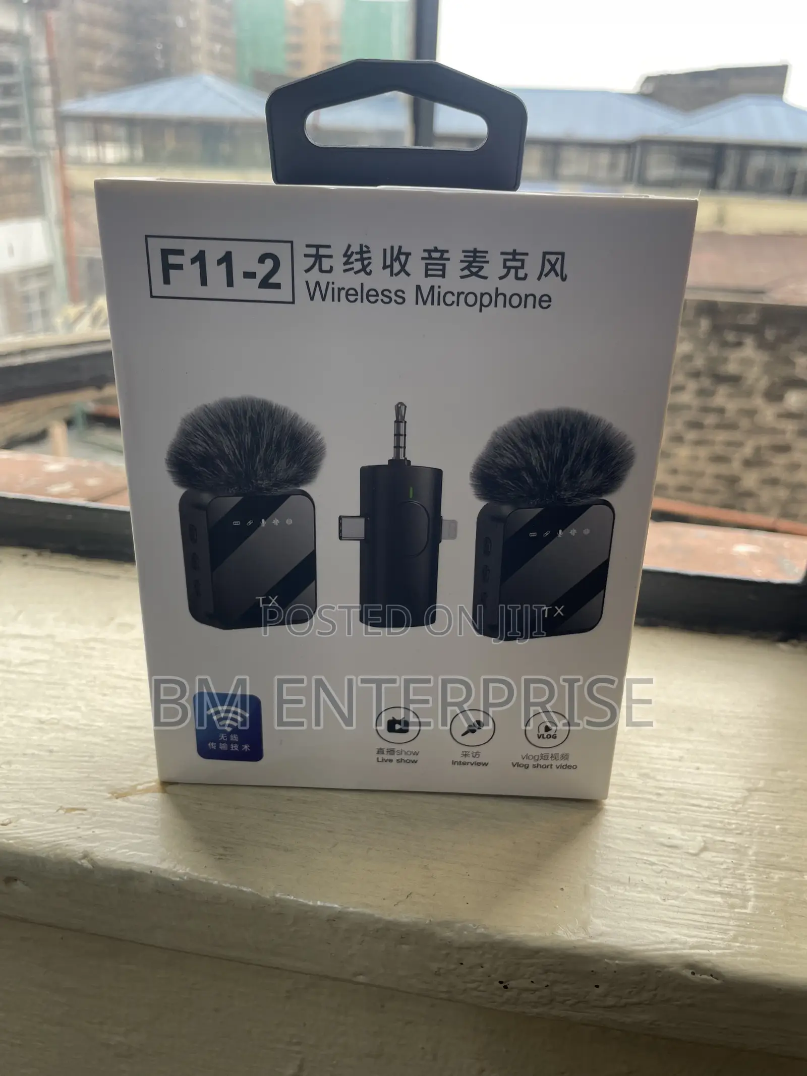 F11 Wireless Creator Microphone