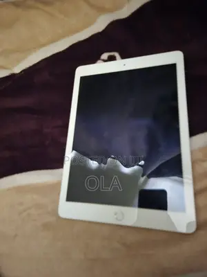 Apple iPad Wi-Fi 128 GB Silver