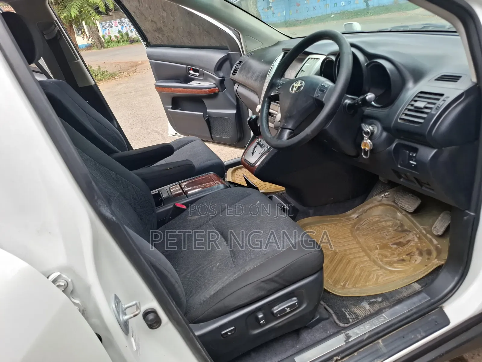 Toyota Harrier 2010 Off white