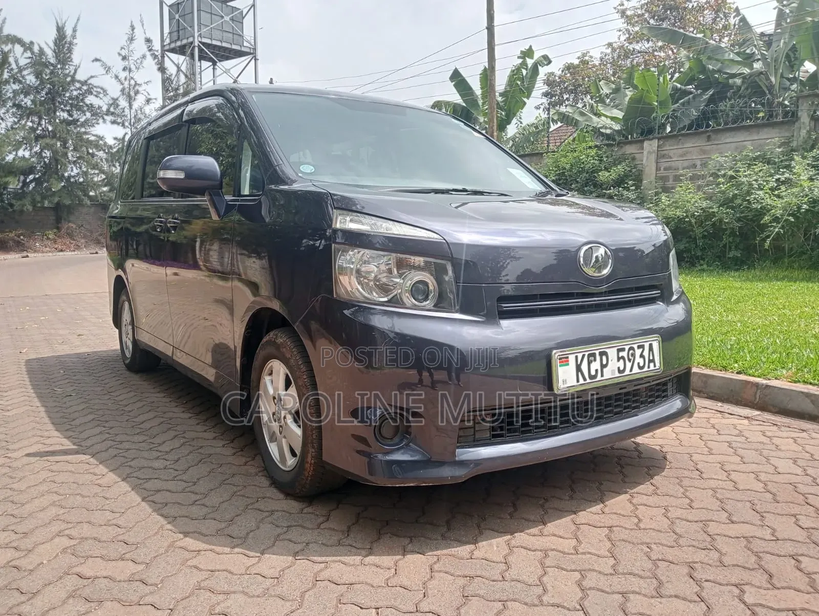 Toyota Noah 2010 Gray