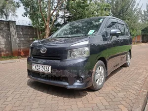 Toyota Noah 2010 Gray