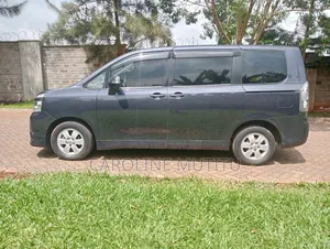 Toyota Noah 2010 Gray