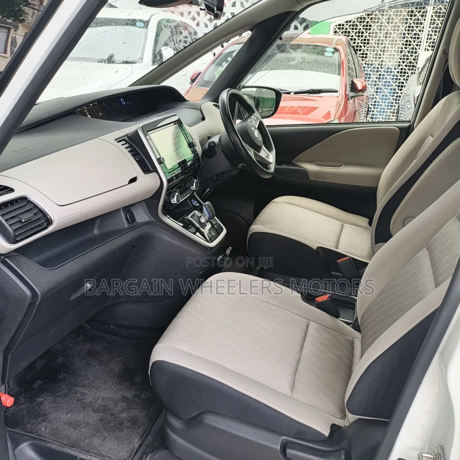 Nissan Serena 2019 White