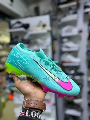 Pro Zoom Football Boots