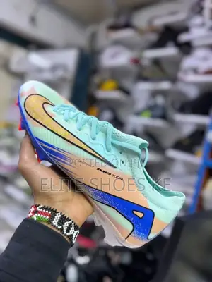 Pro Zoom Football Boots