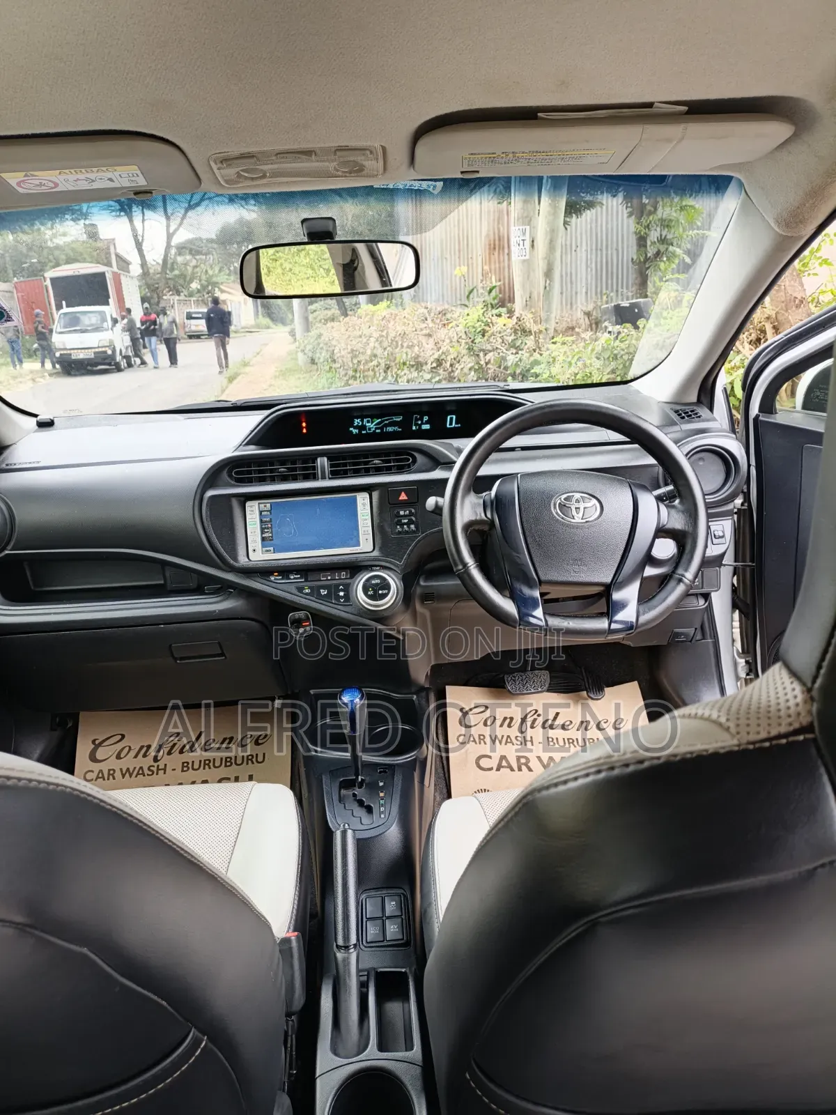Toyota Aqua 2015 Silver