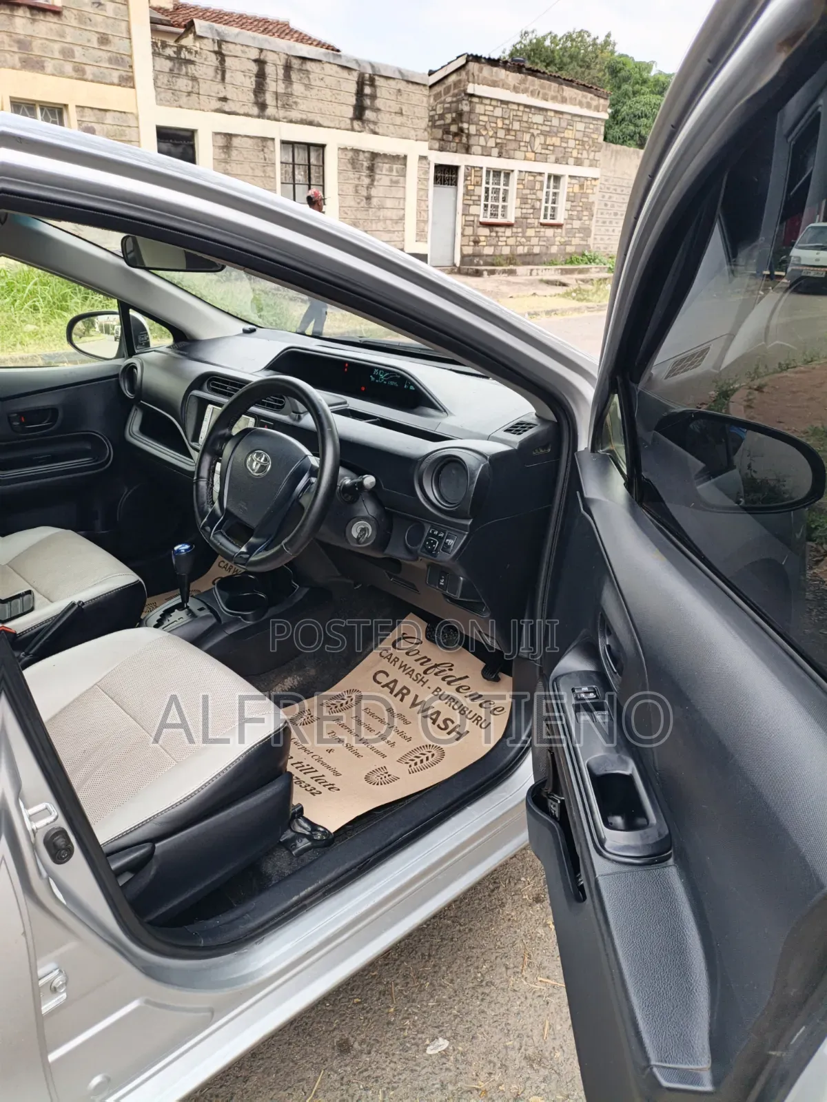 Toyota Aqua 2015 Silver