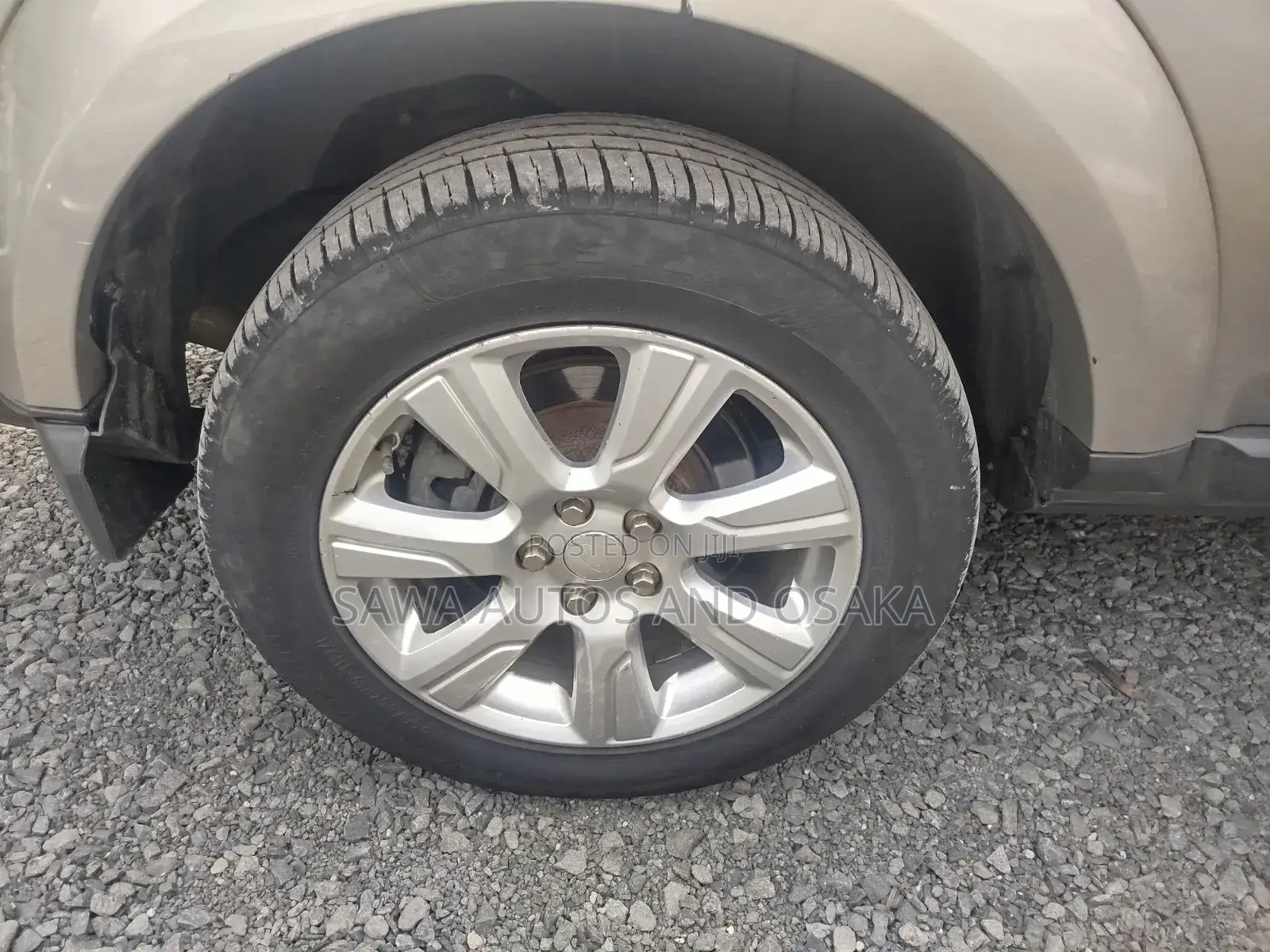 Land Rover Discovery 2015 Gold