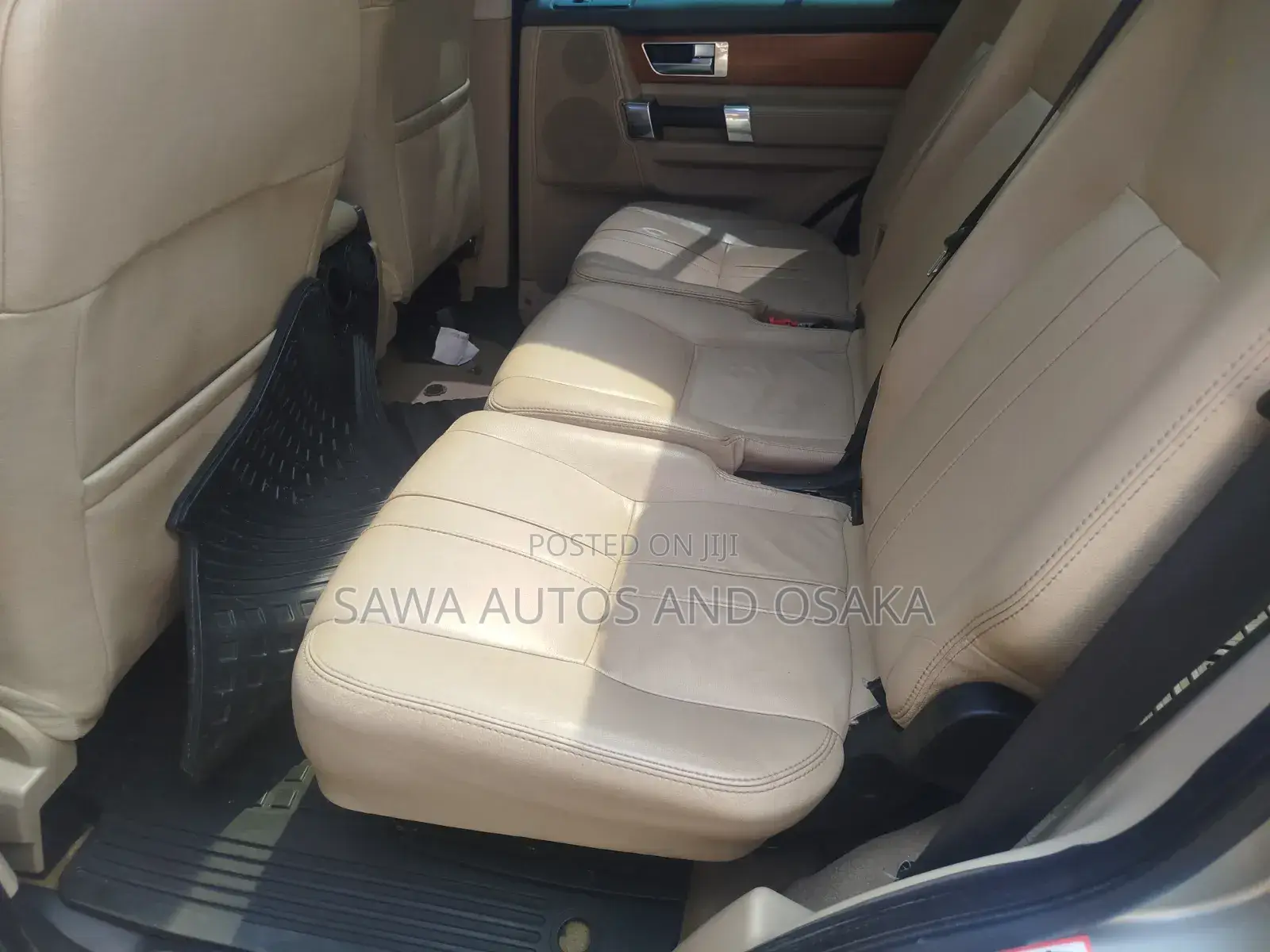 Land Rover Discovery 2015 Gold