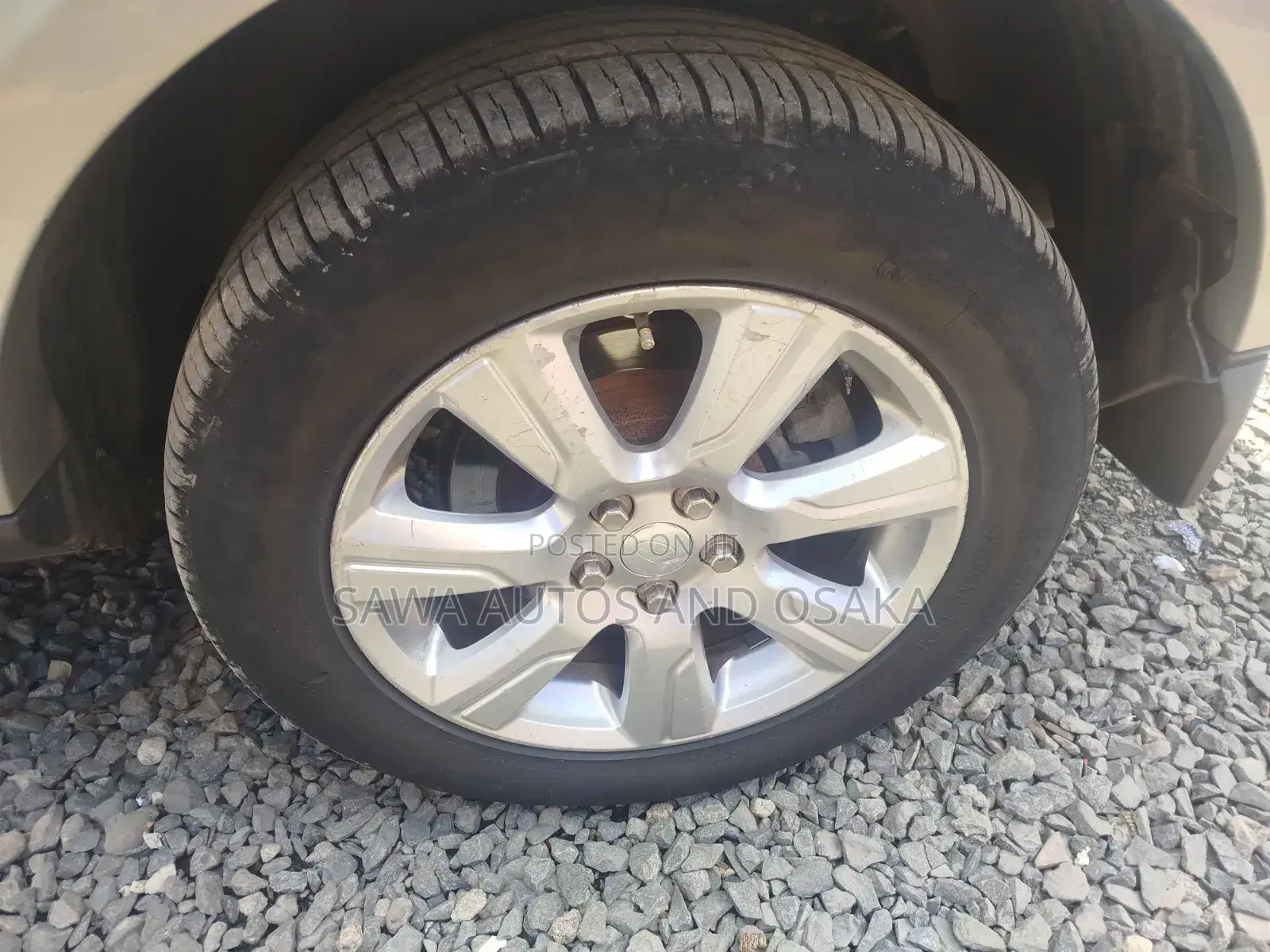 Land Rover Discovery 2015 Gold