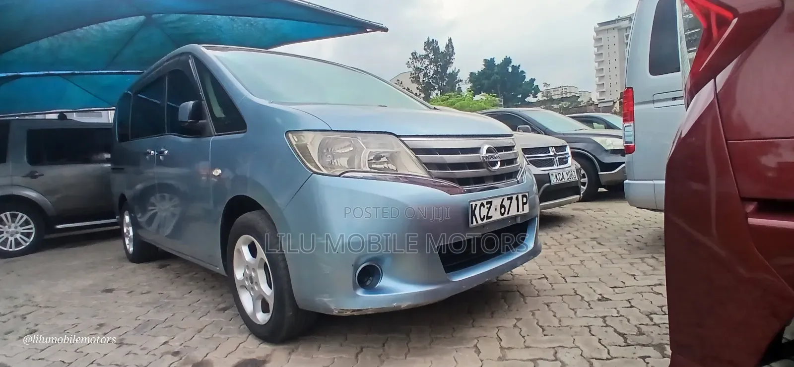 Nissan Serena 2013 Blue