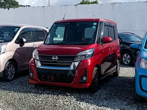 Nissan Dayz Roox 2019 Red