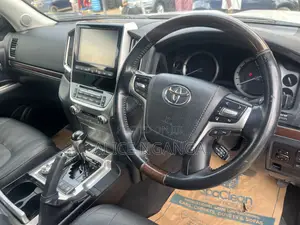 Toyota Land Cruiser 2019 Silver