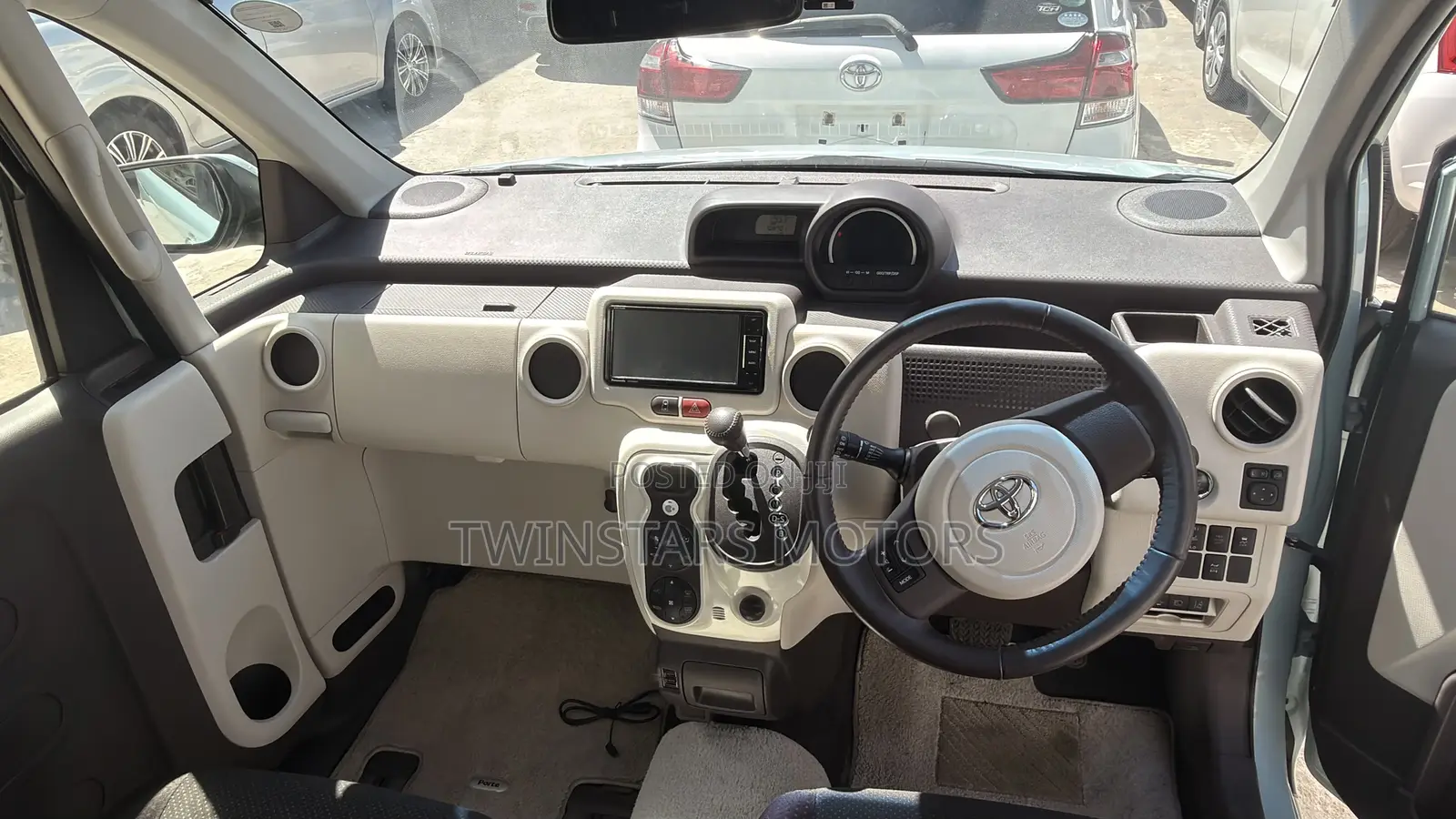 Toyota Porte 1.5 FWD 2020 Yellow