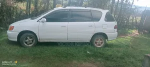 Toyota Ipsum 2004 White
