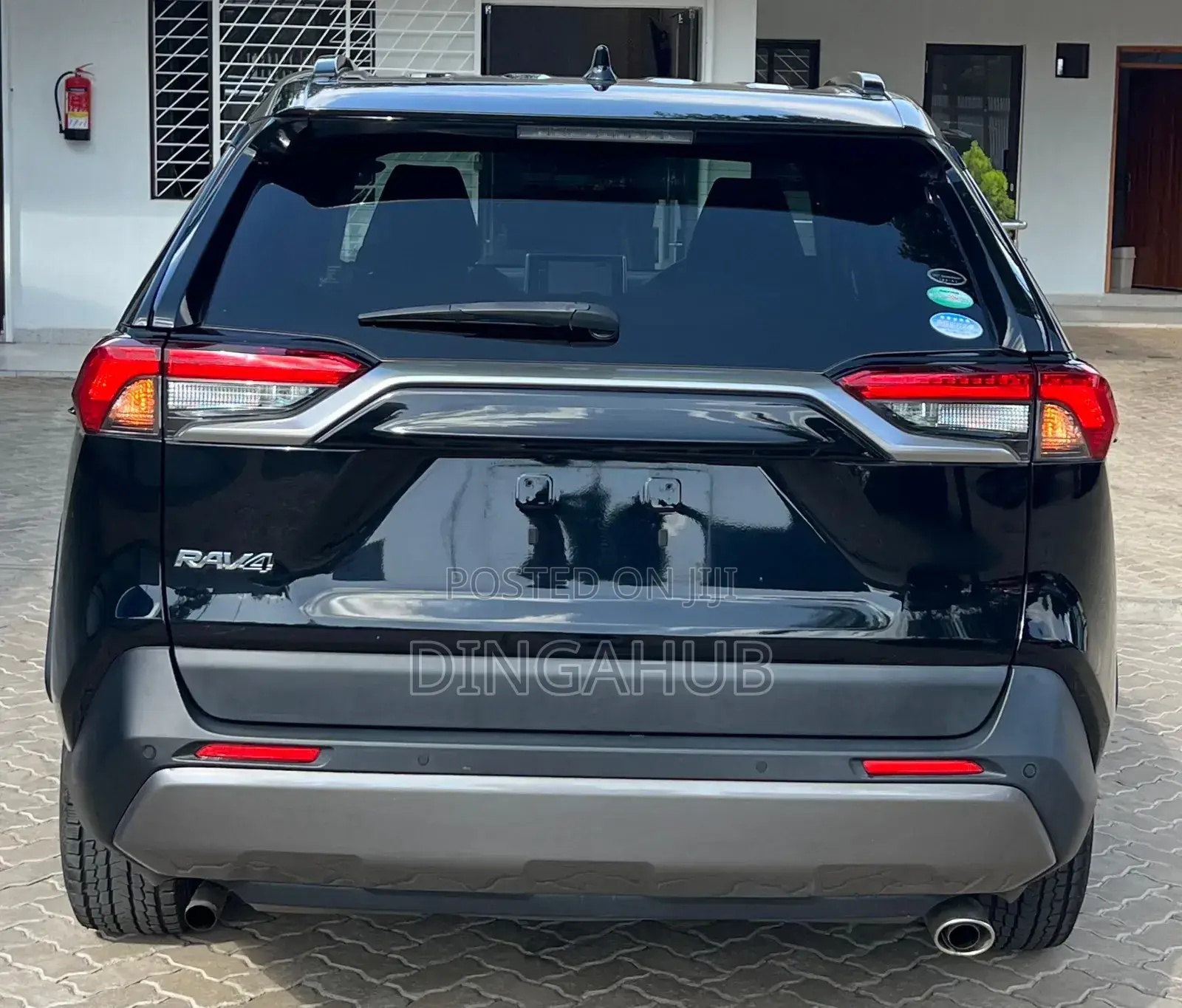 Toyota RAV4 LE AWD 2019