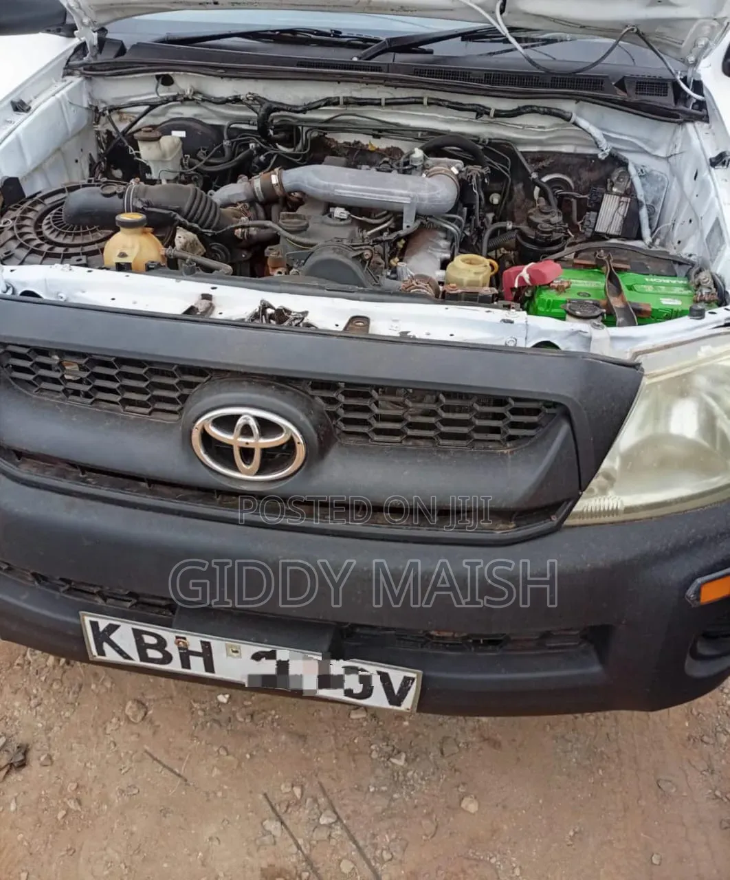 Toyota Hilux 2010 White