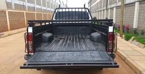 Toyota Hilux 2010 White