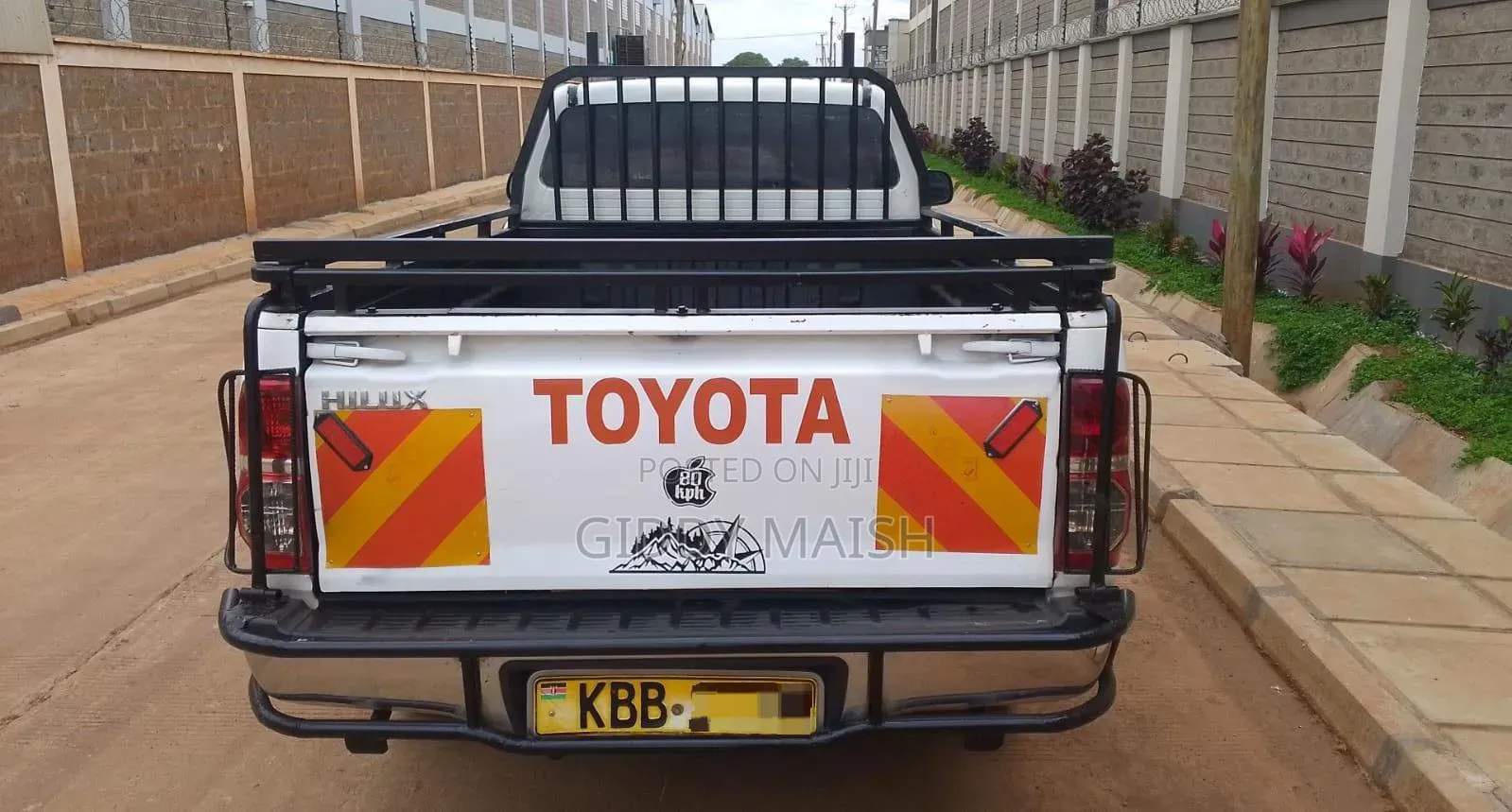 Toyota Hilux 2010 White