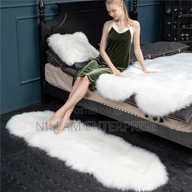 Fluffy Bedside Mat* - thumbnail 4