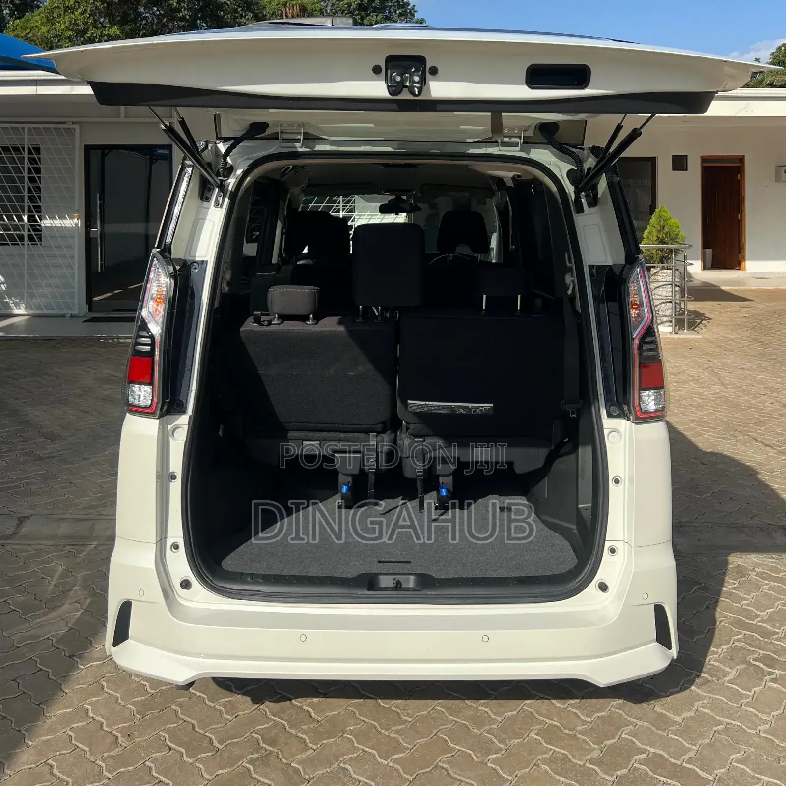 Nissan Serena 2019 Pearl