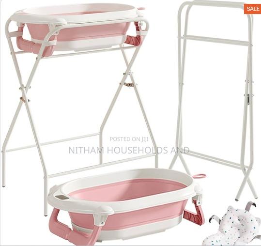 Baby Bath Station With Foldable Baby Basin Temperature Sensor and Bath - thumbnail 2