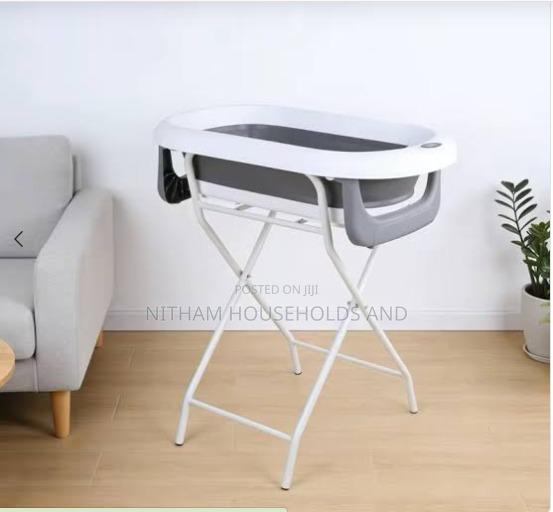 Baby Bath Station With Foldable Baby Basin Temperature Sensor and Bath - thumbnail 3