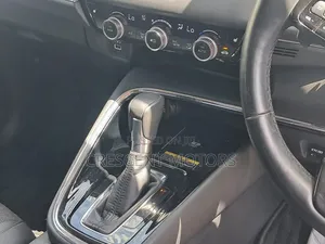 Honda Vezel 2021 Beige