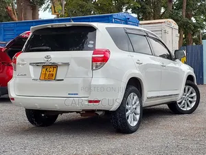 Toyota Vanguard 2012 Pearl