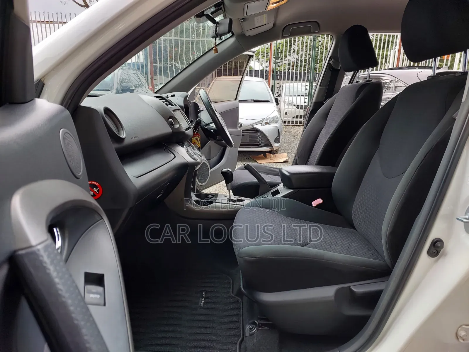 Toyota Vanguard 2012 Pearl