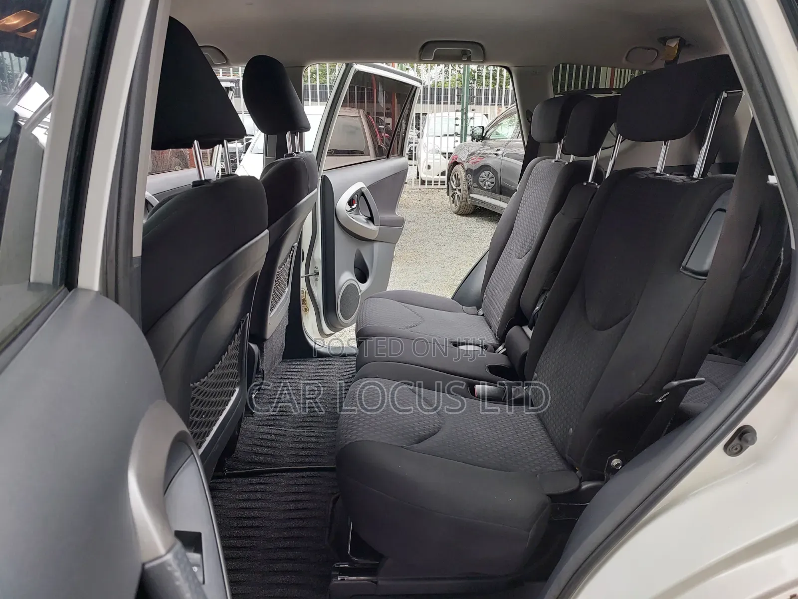 Toyota Vanguard 2012 Pearl