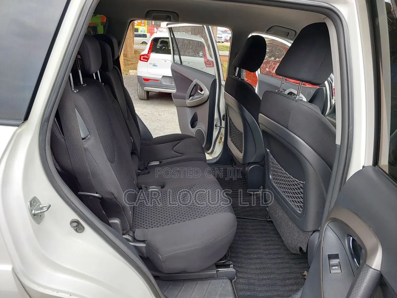 Toyota Vanguard 2012 Pearl